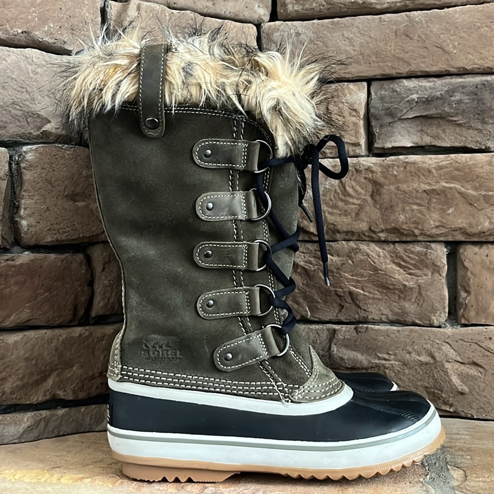 Sorel Joan of Arctic Waterproof Boots Olive Faux Fur Size 7